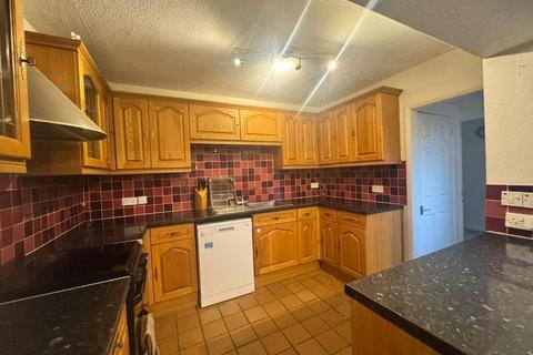 4 bedroom link detached house to rent, Kingsland Grove, Headcorn, Ashford