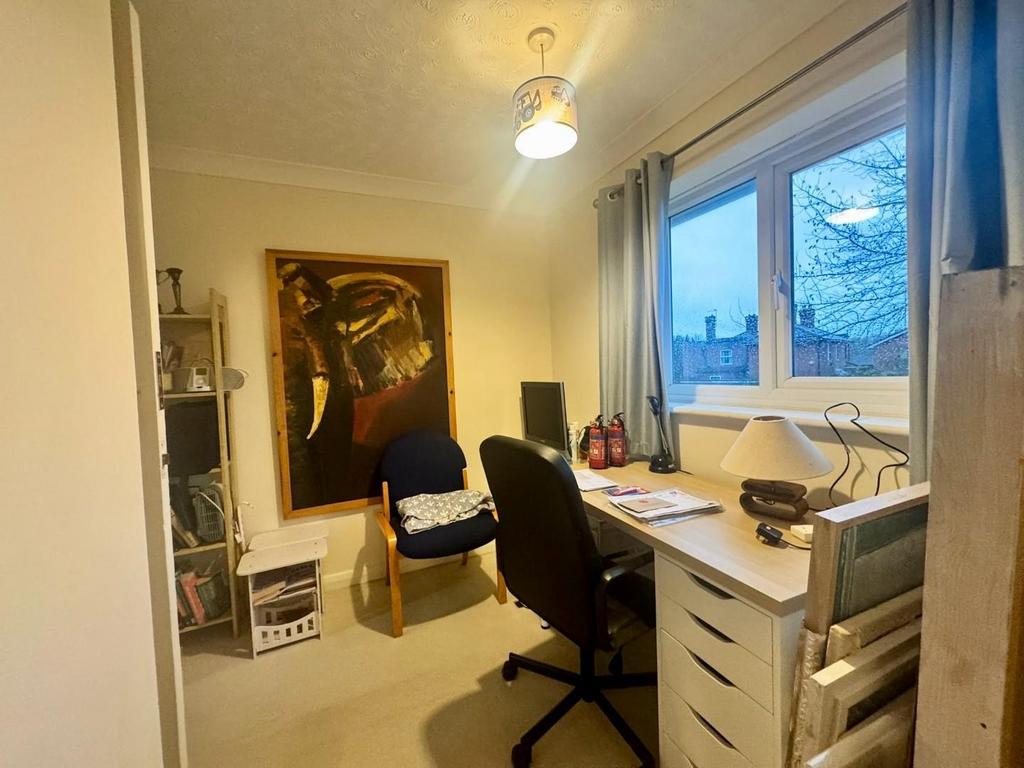 Bedroom 3 office.jpeg