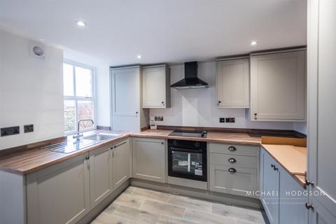 3 bedroom terraced house to rent, Front Street, East Boldon