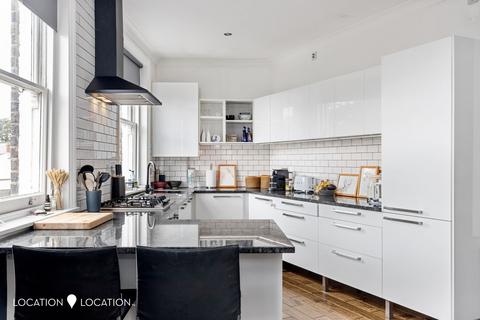 2 bedroom flat for sale, Amhurst Road, London, N16