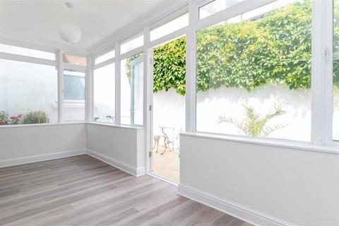 1 bedroom cottage for sale, Graham Road, Worthing