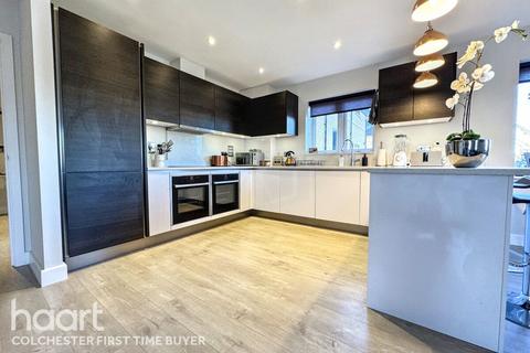 2 bedroom apartment for sale, Clarendon Way, Colchester