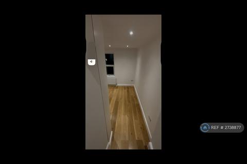 2 bedroom flat to rent, Birkbeck Grove, London, W3