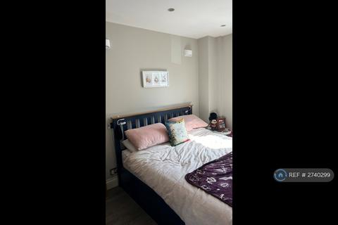 1 bedroom flat to rent, Paynesfield Avenue, London, SW14
