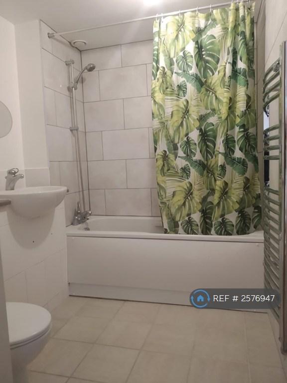 2nd Bathroom