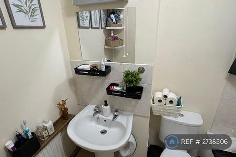 2 bedroom terraced house to rent, Larkspur Road, Worcester, WR5