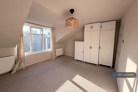 2 bedroom flat to rent, Dunsmure Road, London, N16