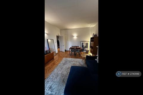 2 bedroom flat to rent, Babington Road, London, SW16