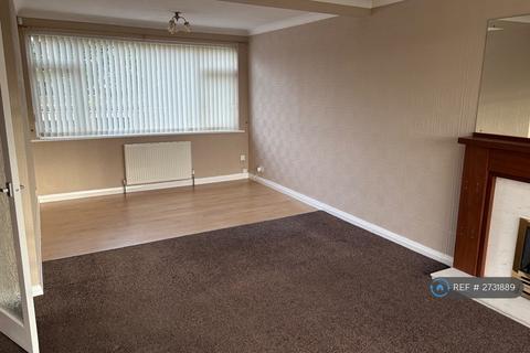 3 bedroom maisonette to rent, Eton Court, Liverpool, L18