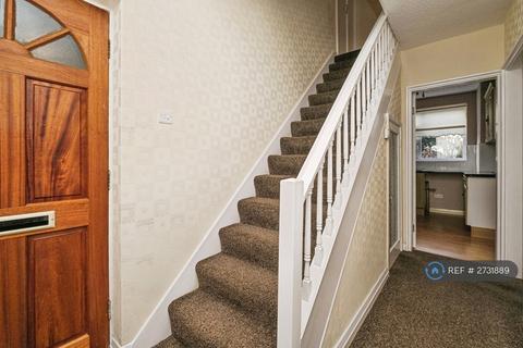 3 bedroom maisonette to rent, Eton Court, Liverpool, L18