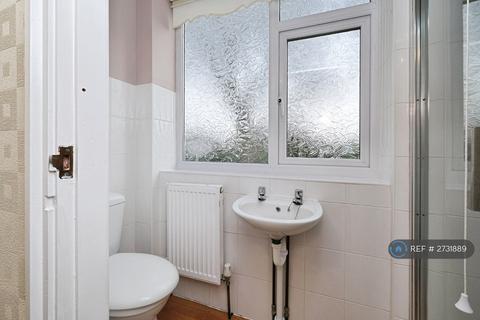 3 bedroom maisonette to rent, Eton Court, Liverpool, L18