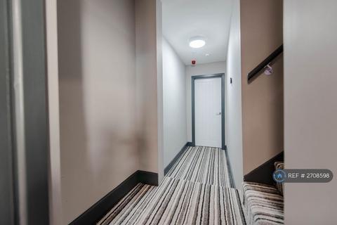 Studio to rent, Booth Street, Ashton-Under-Lyne, OL6