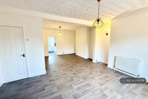 3 bedroom terraced house to rent, King Georges Road, New Rossington, Doncaster, DN11