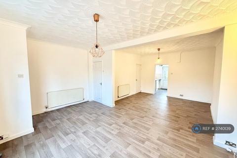 3 bedroom terraced house to rent, King Georges Road, New Rossington, Doncaster, DN11