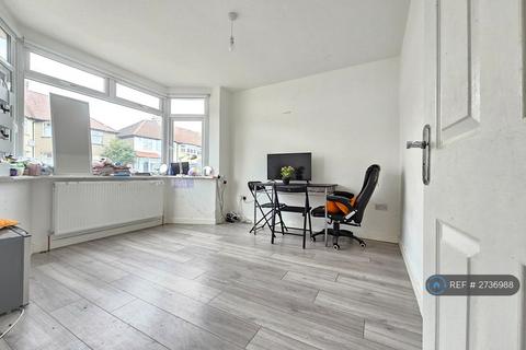 4 bedroom detached house to rent, Goldsdown Close, London, EN3