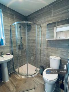 1 bedroom in a house share to rent, Broomhill Road, Ilford, IG3