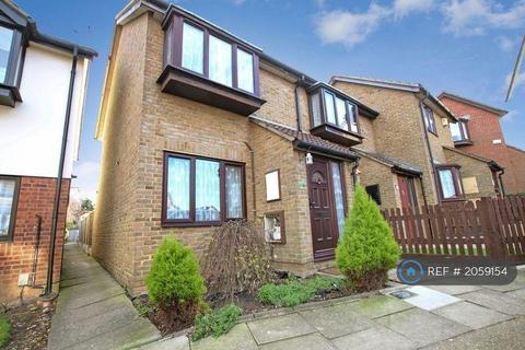 2 bedroom end of terrace house to rent, Shearwood Crescent, Crayford, Dartford, DA1