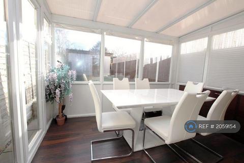 2 bedroom end of terrace house to rent, Shearwood Crescent, Crayford, Dartford, DA1