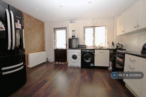 2 bedroom end of terrace house to rent, Shearwood Crescent, Crayford, Dartford, DA1