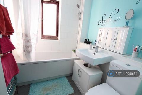 2 bedroom end of terrace house to rent, Shearwood Crescent, Crayford, Dartford, DA1