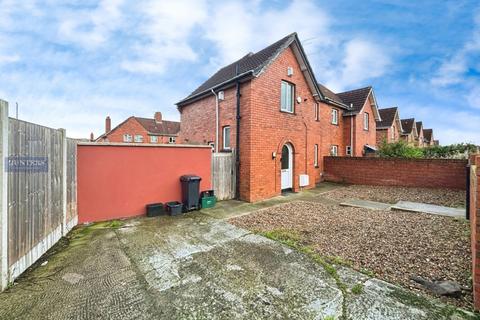 3 bedroom end of terrace house to rent, Torrington Avenue, Knowle, Bristol