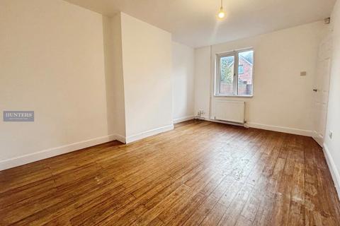 3 bedroom end of terrace house to rent, Torrington Avenue, Knowle, Bristol