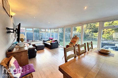 4 bedroom detached house for sale, Tumulus Way, Colchester