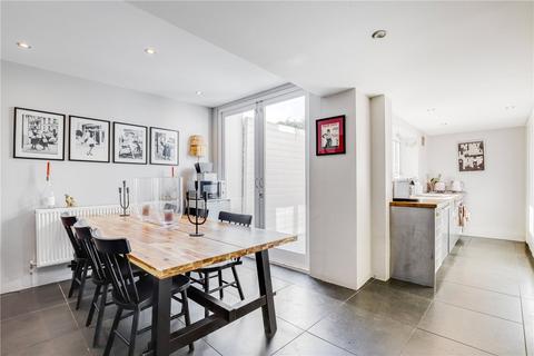 3 bedroom terraced house to rent, Novello Street, London, SW6