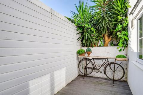 3 bedroom terraced house to rent, Novello Street, London, SW6