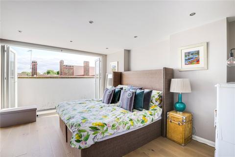3 bedroom terraced house to rent, Novello Street, London, SW6