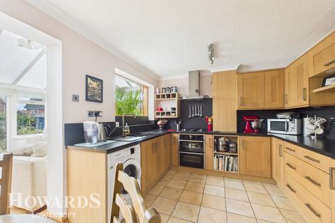 2 bedroom end of terrace house for sale, Marham Road, Lowestoft