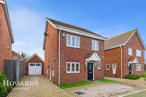 3 bedroom detached house for sale, Coppice Close, Lowestoft