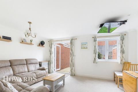 3 bedroom detached house for sale, Coppice Close, Lowestoft