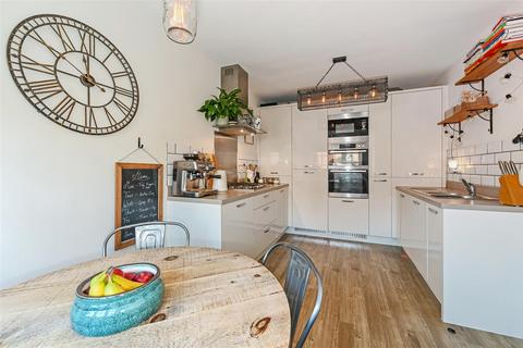 undefined, Trenchard Close, Waterlooville