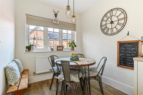 undefined, Trenchard Close, Waterlooville