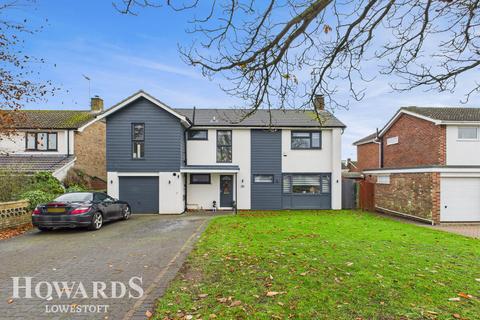 5 bedroom detached house for sale, Fleetdyke Drive, Lowestoft