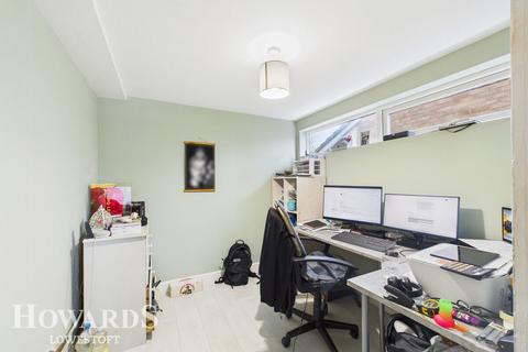 5 bedroom detached house for sale, Fleetdyke Drive, Lowestoft