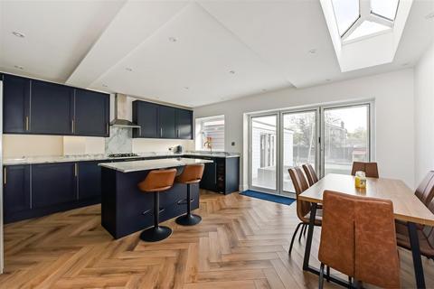 4 bedroom semi-detached house for sale, Liddiards Way, Purbrook