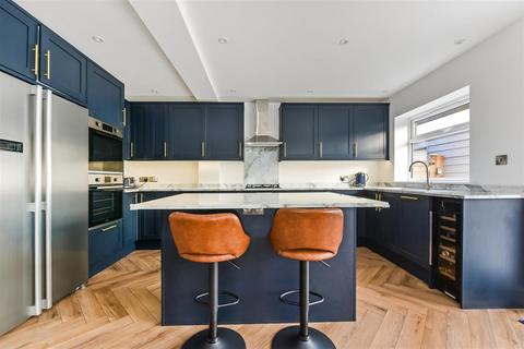 4 bedroom semi-detached house for sale, Liddiards Way, Purbrook