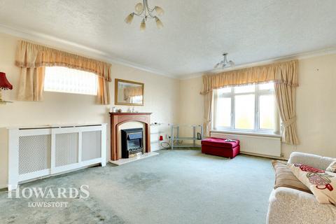 2 bedroom detached bungalow for sale, Catchpole Close, Kessingland
