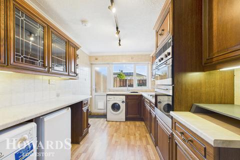 2 bedroom detached bungalow for sale, Claydon Drive, Oulton Broad