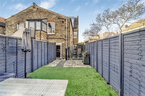2 bedroom maisonette to rent, Credenhill Street, London, SW16