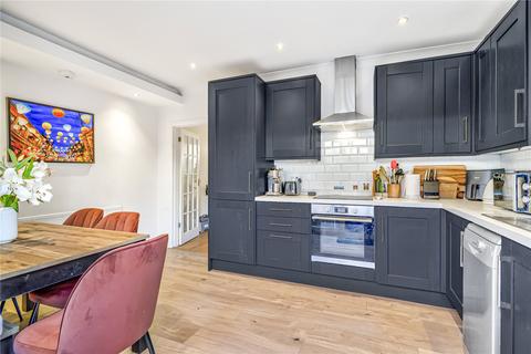 2 bedroom maisonette to rent, Credenhill Street, London, SW16