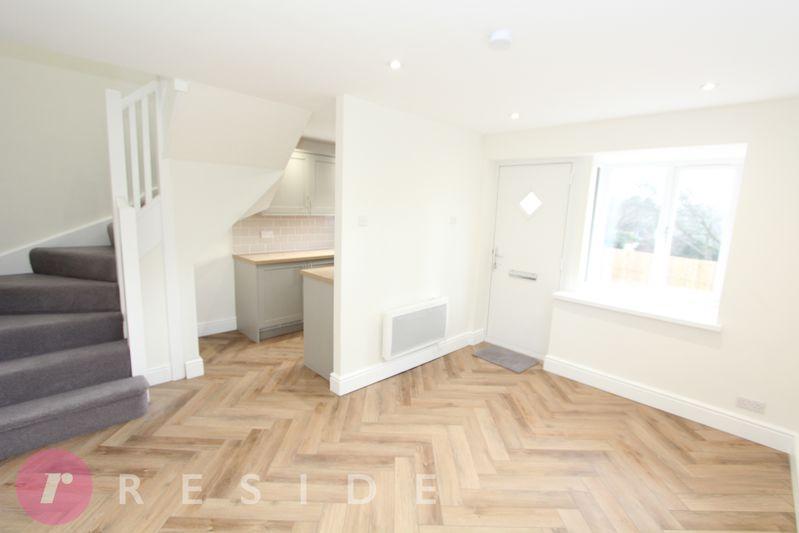 Lounge / Dining Area