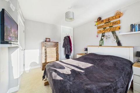 3 bedroom semi-detached house for sale, Chilham Road, Gillingham