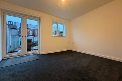 2 bedroom semi-detached house for sale, Muriel Gardens, Nottingham, Nottinghamshire, NG6