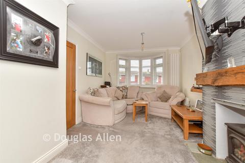 2 bedroom terraced house for sale, High Road, Laindon, Basildon, Essex