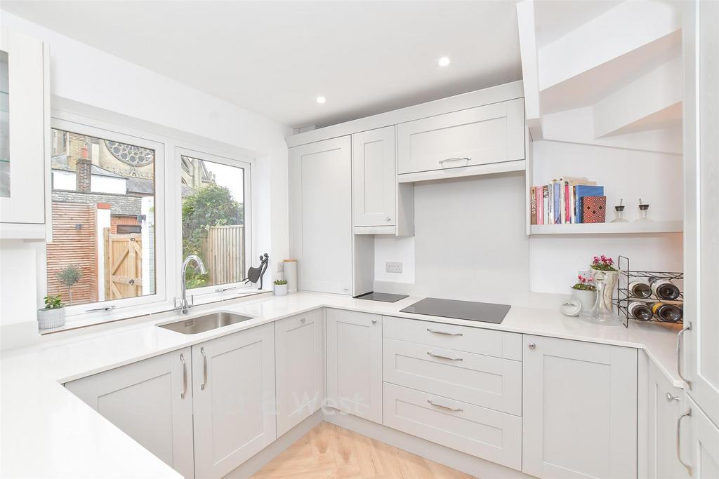 Kitchen/ Dining Area