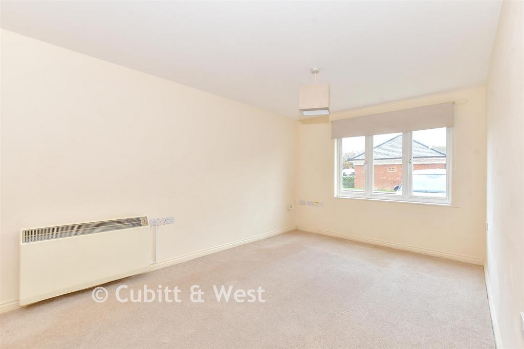 Lounge/Dining Area
