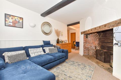 1 bedroom ground floor flat for sale, High Street, Yalding, Maidstone, Kent